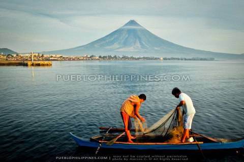 Legazpi City Seawall at Sunrise: Mayon Madness Take 4